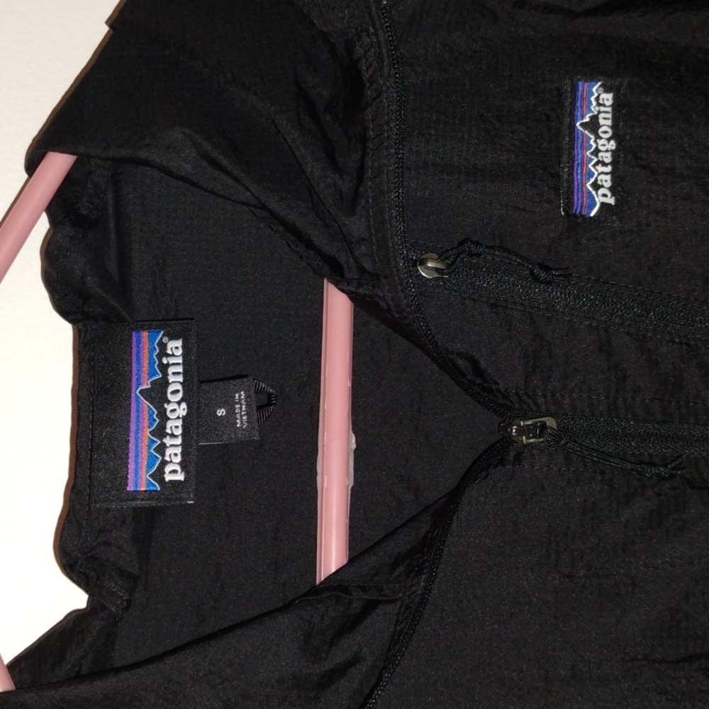 Patagonia Hooded Windbreaker Jacket. Black. Women's size Small. FREE GIFT - Picture 2 of 14